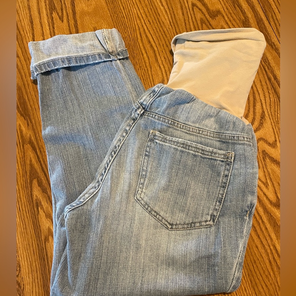 Maternity Cropped jeans- size M